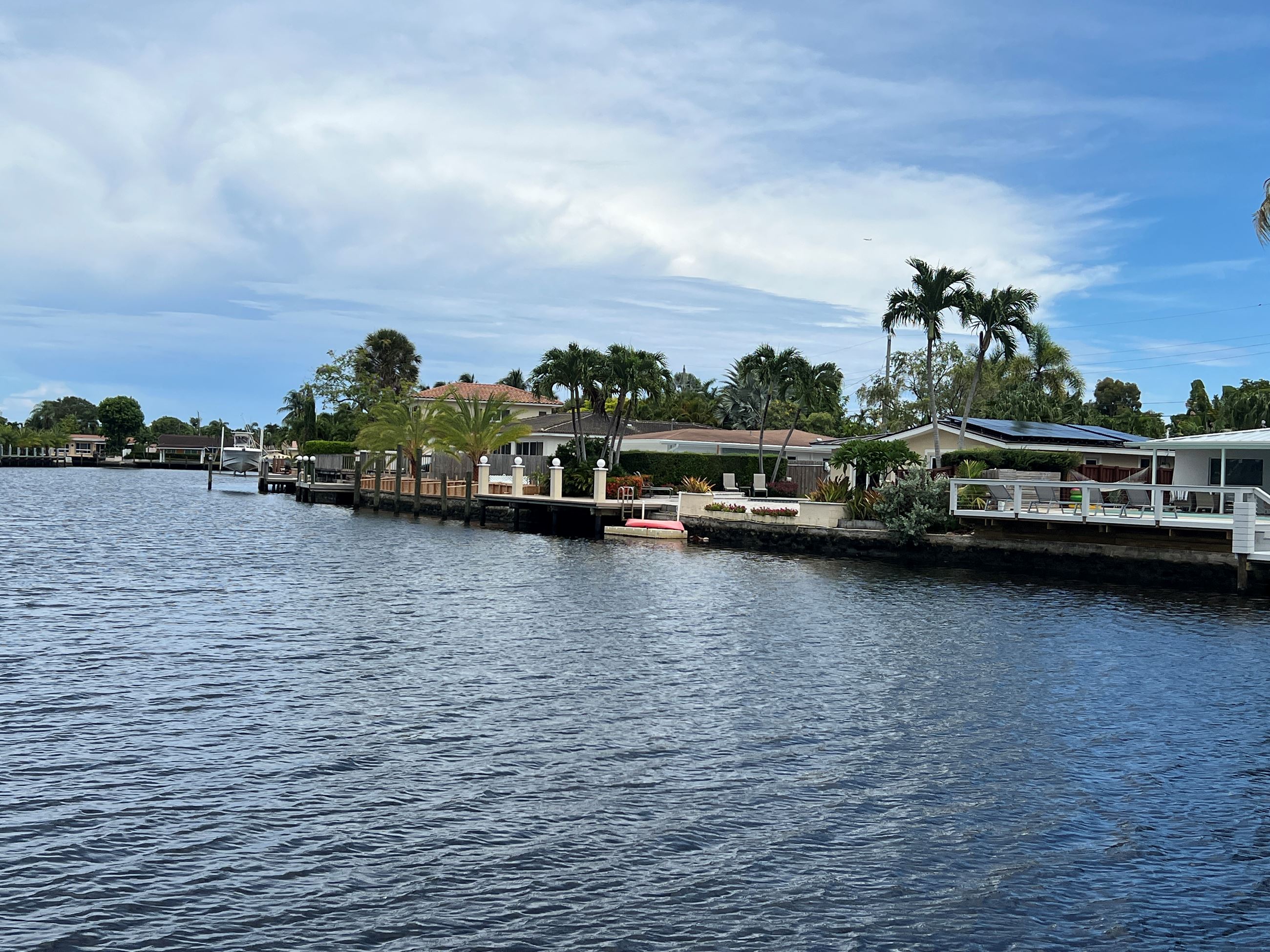 multiple houses seawall